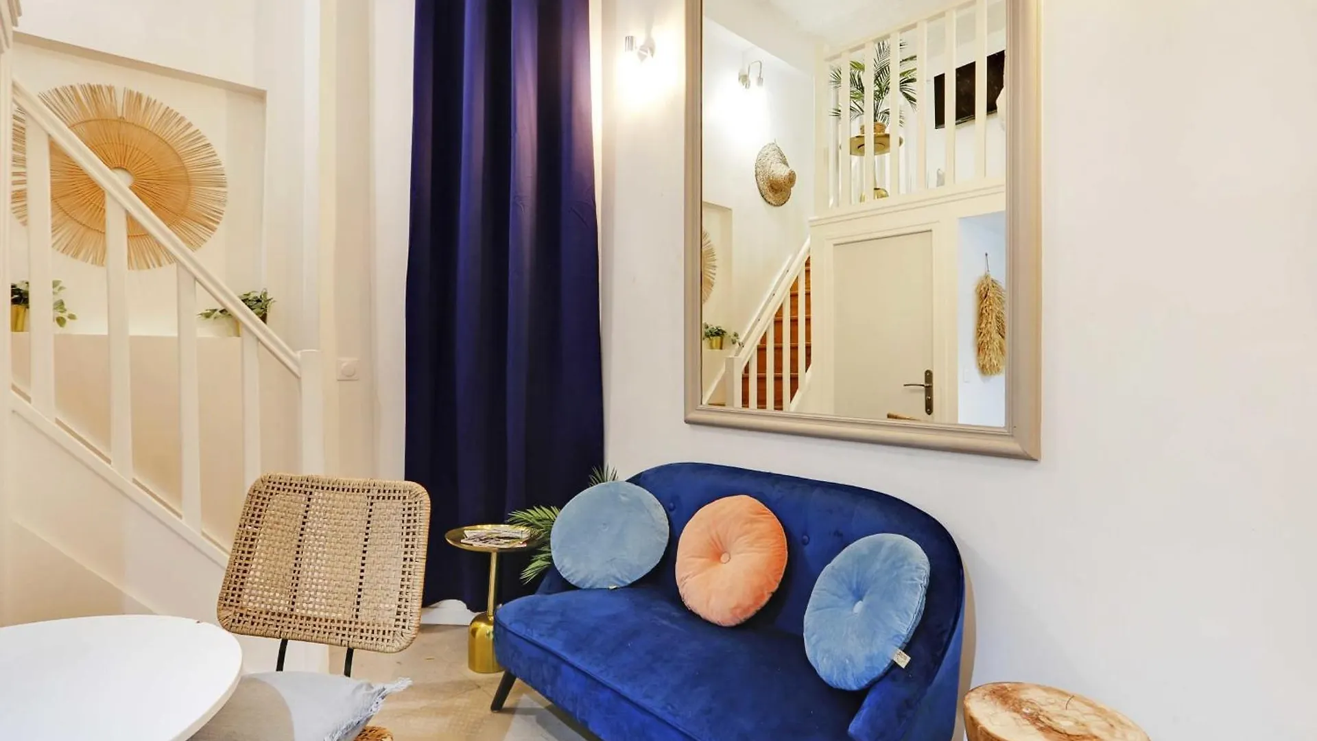Beautiful And Contemporary Apartment - Arc De Triomphe Champs Elysees Paris