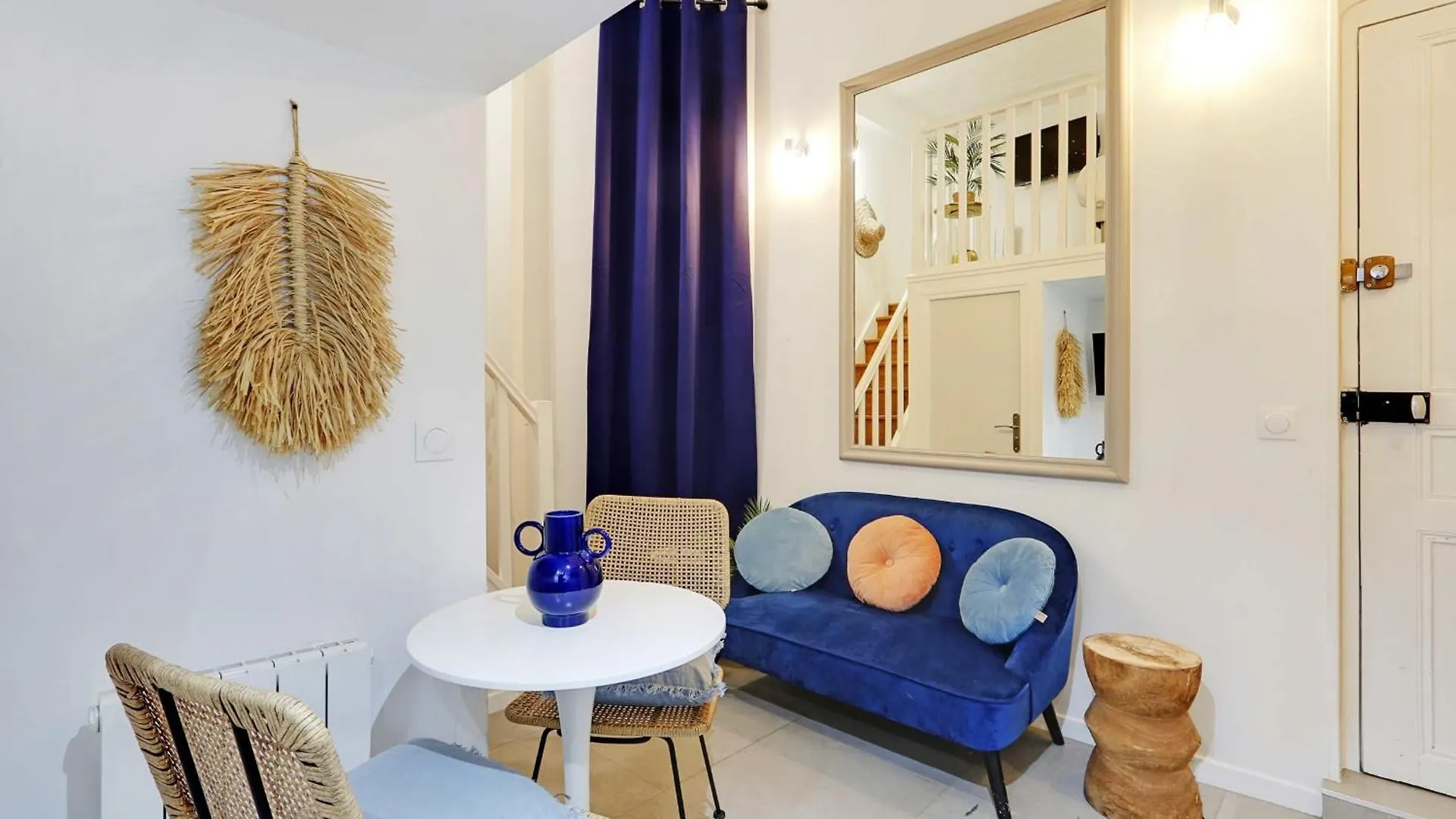 Beautiful And Contemporary Apartment - Arc De Triomphe Champs Elysees Paris